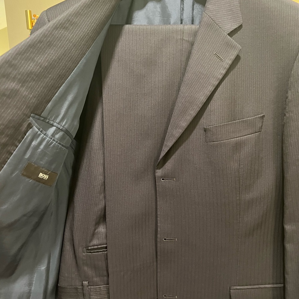 Hugo Boss 46R Super 100 Virgin Wool Pinstripe Suit